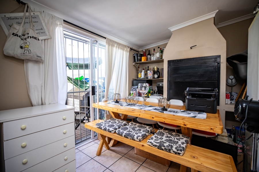 2 Bedroom Property for Sale in De Oude Spruit Western Cape